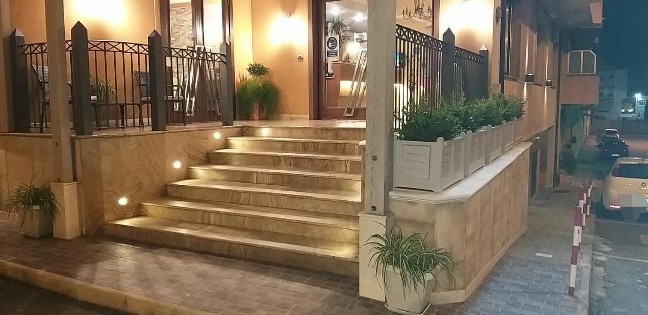 拉康卡酒店 圣乔瓦尼镇 外观 照片